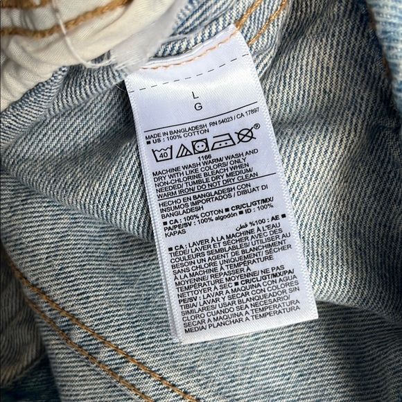 Old Navy Classic Denim Jacket – 100% Cotton, Size L - Picture 5 of 5